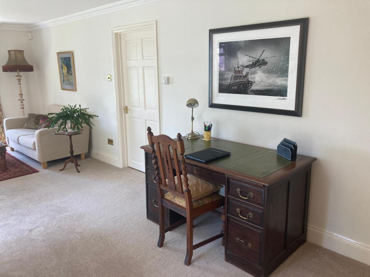 Exclusive 2 Bedroom Apartment With Summer House And Hot Tub Daventry Extérieur photo