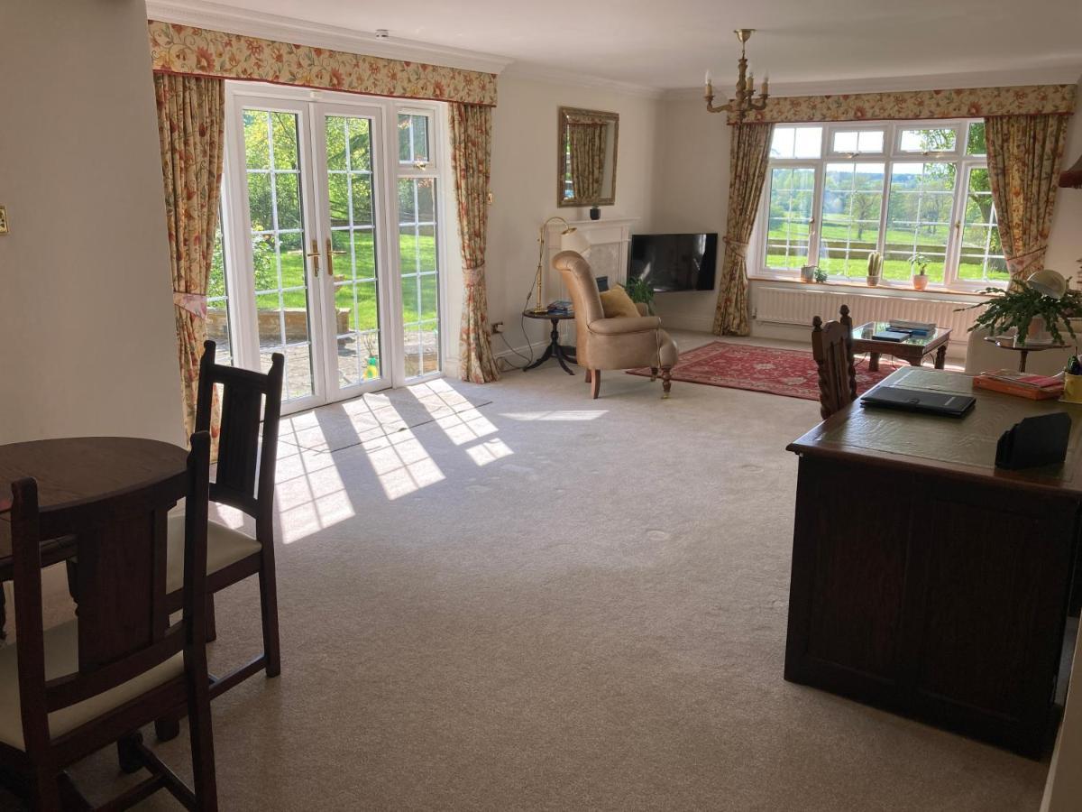 Exclusive 2 Bedroom Apartment With Summer House And Hot Tub Daventry Extérieur photo