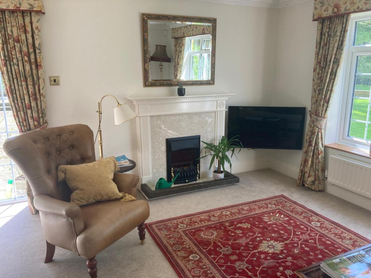 Exclusive 2 Bedroom Apartment With Summer House And Hot Tub Daventry Extérieur photo