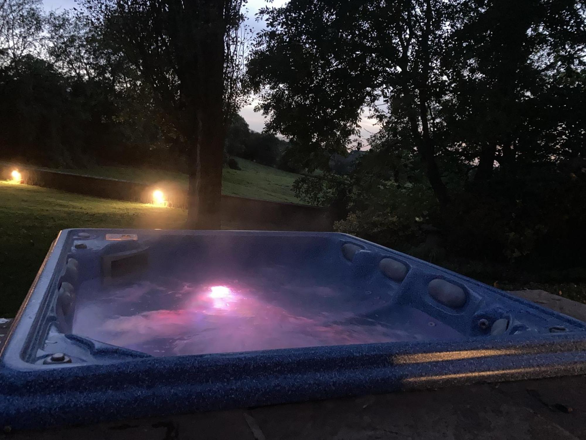 Exclusive 2 Bedroom Apartment With Summer House And Hot Tub Daventry Extérieur photo