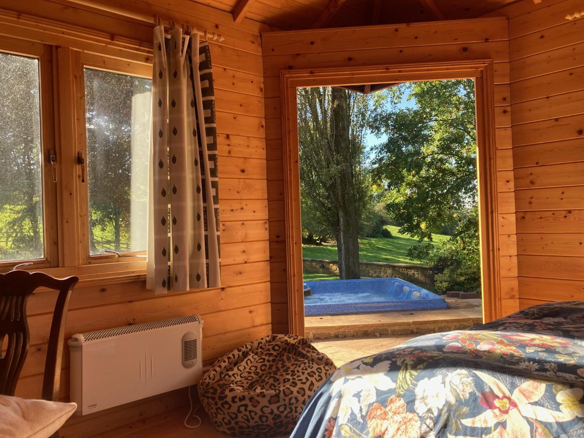 Exclusive 2 Bedroom Apartment With Summer House And Hot Tub Daventry Extérieur photo